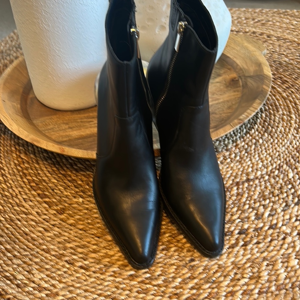 DV soft bootie